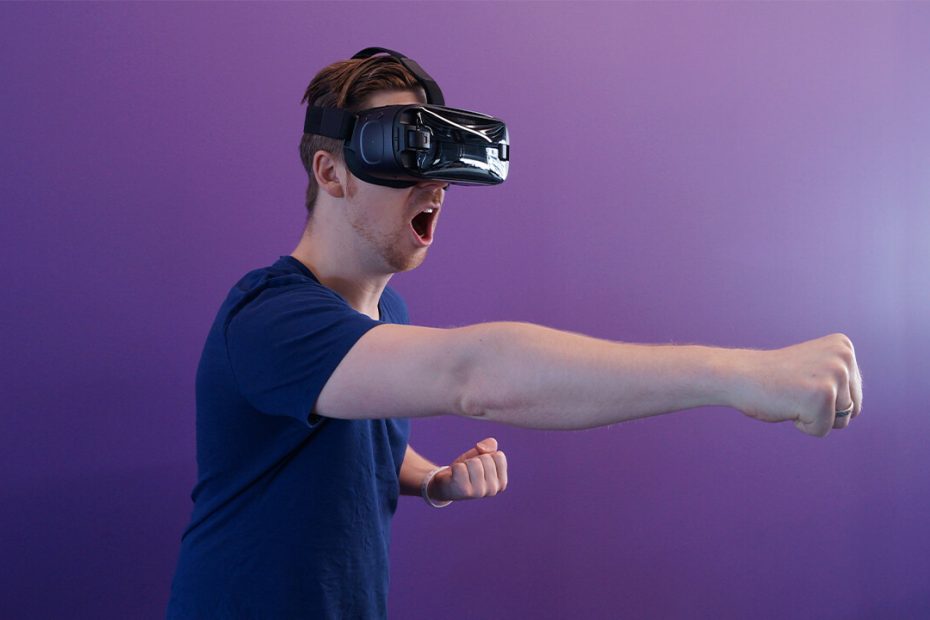 Understanding Virtual Reality